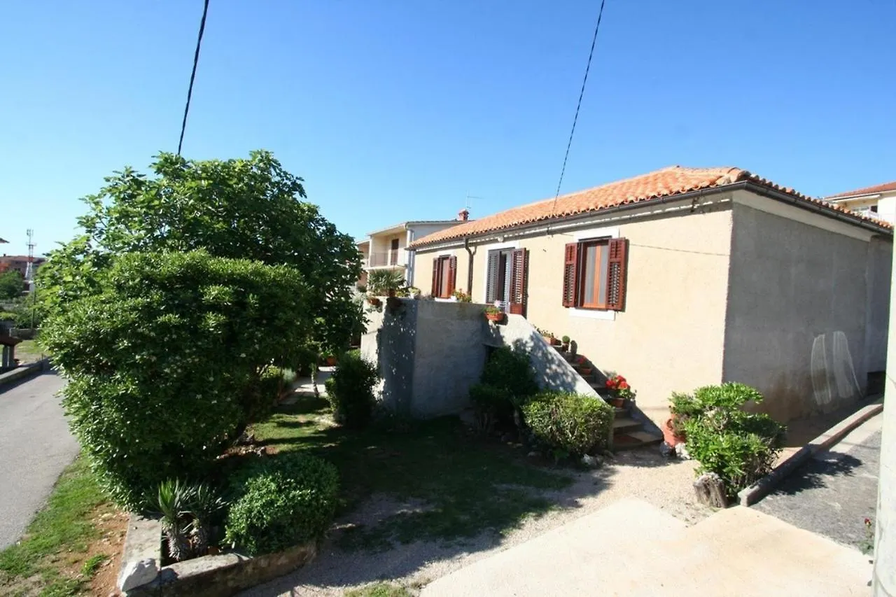 Apartment In Silo/Insel Krk 13547